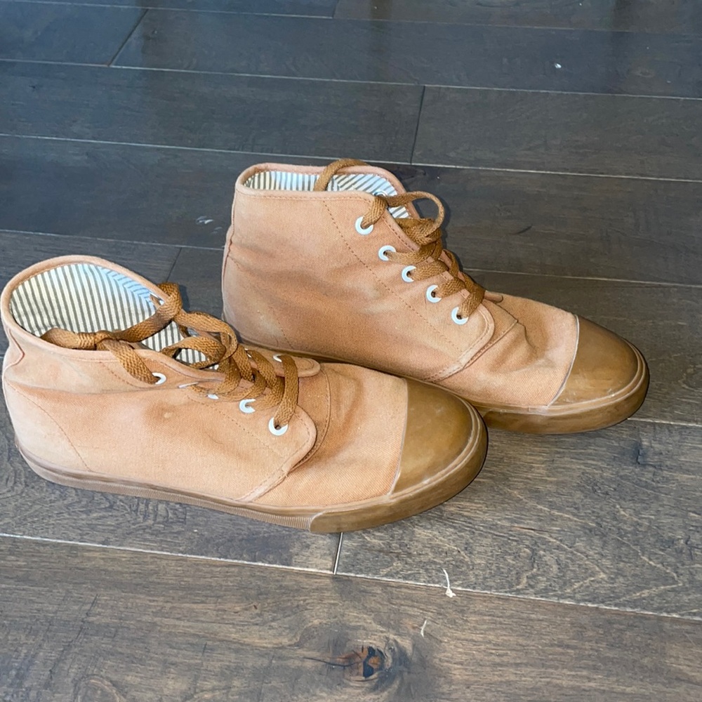 Bang tan shoes